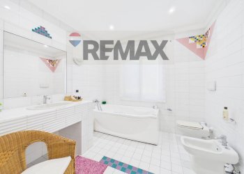 Bagno - Apartment Via per Magliano
 
4, Sacrofano - photo 10
