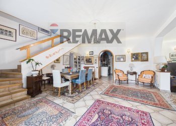 Sala da pranzo - Villa Via Giovanni Battista Pergolesi, Nepi - photo 9