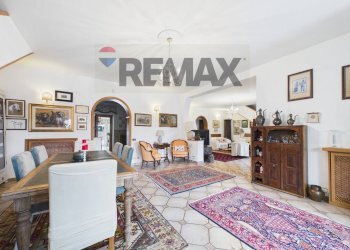 Sala da pranzo - Villa Via Giovanni Battista Pergolesi, Nepi - photo 11