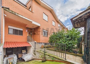 Edificio all\'aperto - Villa a Schiera Roma - foto 1