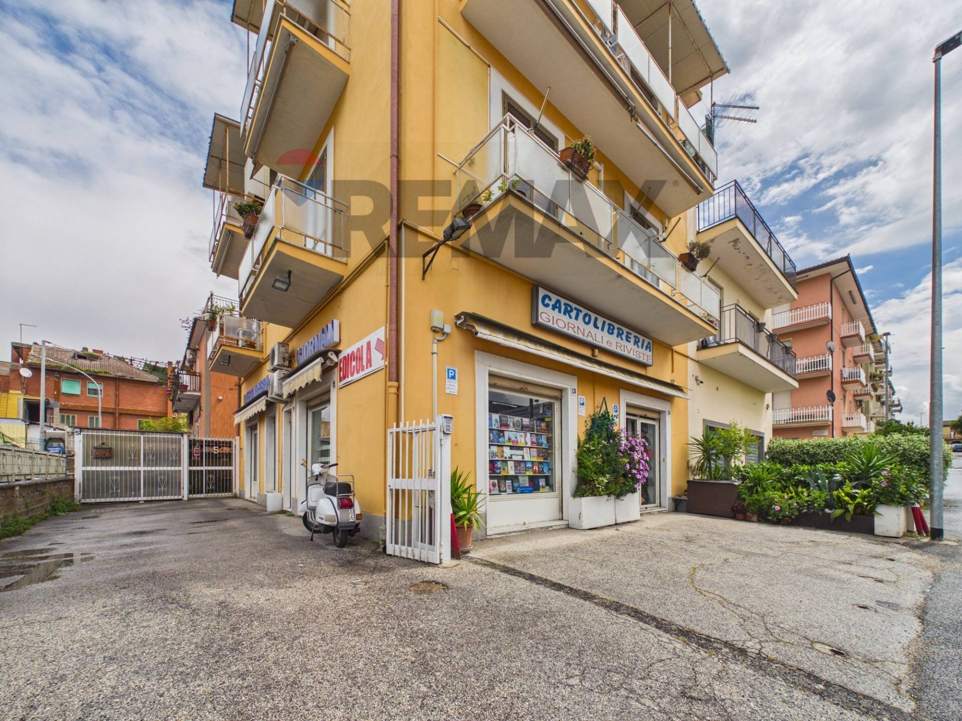 Edificio all\'aperto - Commercial Premises Roma - photo 2