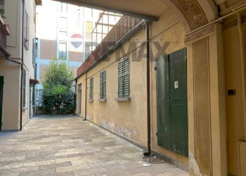 Terrazza - Commercial Activity Via Roma
39, Reggio nell'Emilia - photo 1