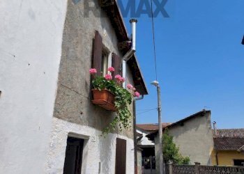 Casa all\'aperto - Independent house Via giuseppe Garibaldi
 
9, Gravellona Lomellina - photo 1