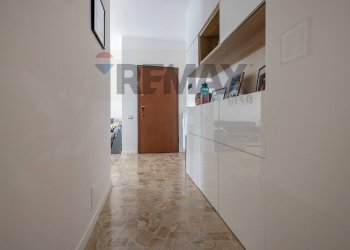 Hall / corridoio - Four-room apartment via Cantù
 
5, Gallarate - photo 8