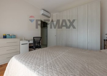 Camera / camera da letto - Four-room apartment via Cantù
 
5, Gallarate - photo 12