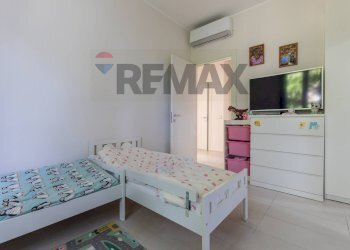 Camera / camera da letto - Four-room apartment via Cantù
 
5, Gallarate - photo 20