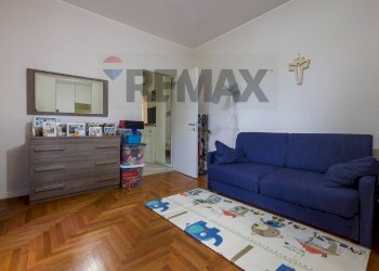 Soggiorno - Four-room apartment via Cantù
 
5, Gallarate - photo 22