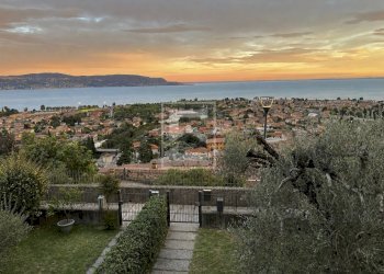 Foto 1 - Villa a Schiera via sant' ambrogio
 
42, Toscolano-Maderno - foto 1