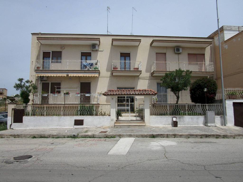 Facciata - Three-room apartment Statte - photo 1