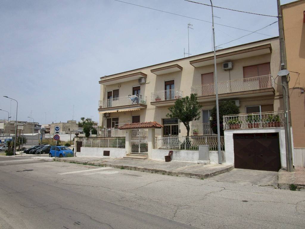 Facciata - Three-room apartment Statte - photo 2
