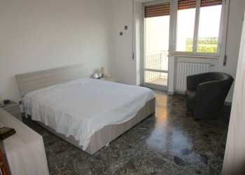 Camera da letto - Three-room apartment Statte - photo 10