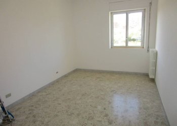 Camera da letto - Three-room apartment Statte - photo 11
