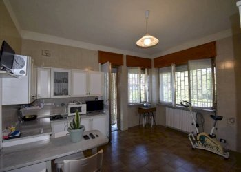 Cucina - Villa via Toetto, Castelnuovo Calcea - foto 22