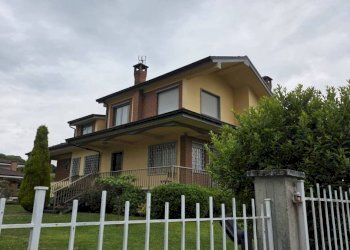 Facciata - Villa via Toetto, Castelnuovo Calcea - foto 12