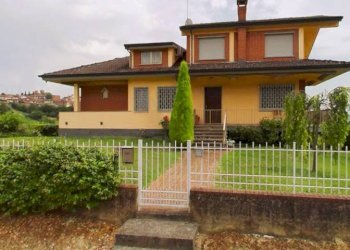 Facciata - Villa via Toetto, Castelnuovo Calcea - foto 1