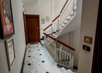 Interno palazzo - Trilocale via Fratelli Coda, 71, frazione Quinto Al Mare, Genova - foto 3