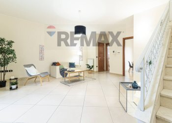 Soggiorno - Villa Via Uberto Mainolfi
 
7, Telese Terme - photo 3