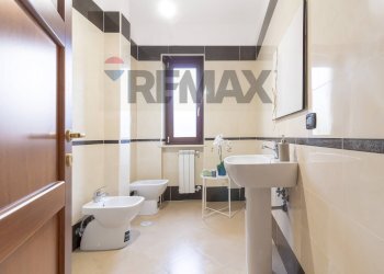 Bagno - Villa Via Uberto Mainolfi
 
7, Telese Terme - photo 23