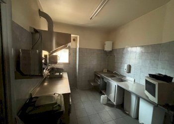 bagno - Commercial Premises Molteni
22, Sirone - photo 27