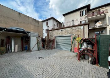 facciata - Commercial Premises Dante Alighieri
3, Calolziocorte - photo 2