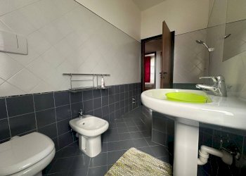 bagno - Three-room apartment Nazario Sauro
21, Cremella - photo 37