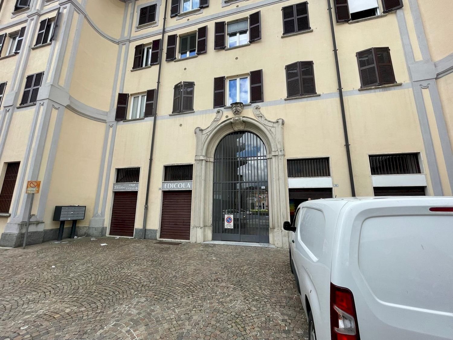 vista - Commercial Premises Crocifisso
7, Galbiate - photo 2