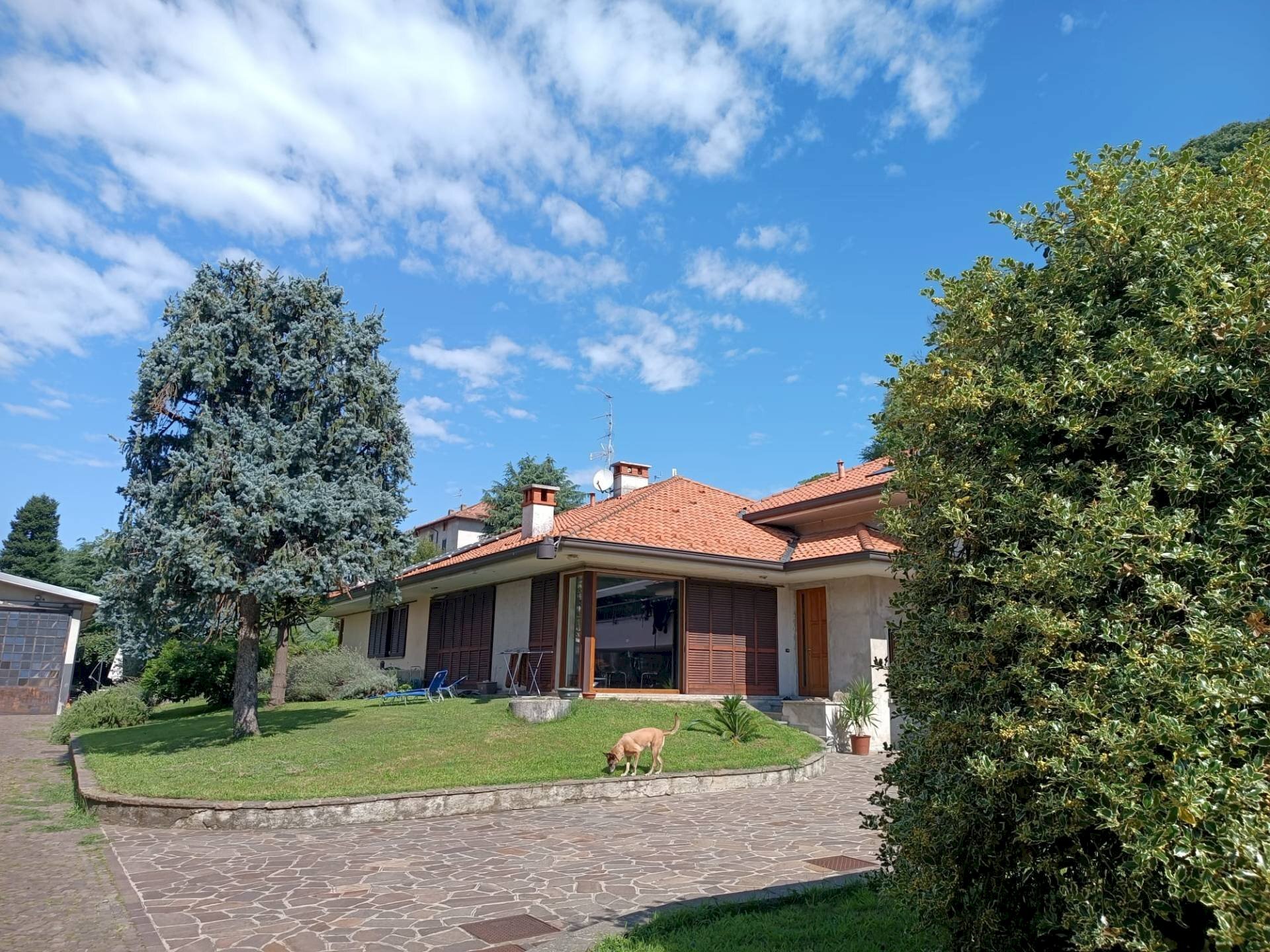 Esterno - Villa a Schiera via Garibaldi
5, Sirone - foto 2