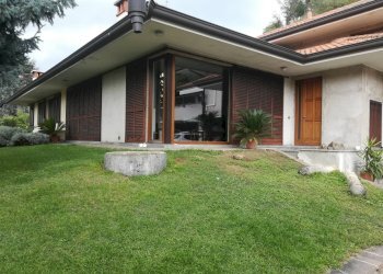 Esterno - Villa a Schiera via Garibaldi
5, Sirone - foto 1