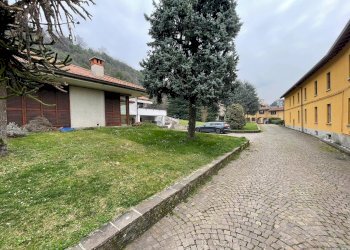 Esterno - Villa a Schiera via Garibaldi
5, Sirone - foto 6