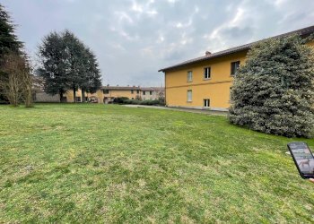 Giardino Privato - Villa a Schiera via Garibaldi
5, Sirone - foto 12