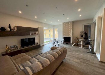 Soggiorno - Villa a Schiera via Garibaldi
5, Sirone - foto 16