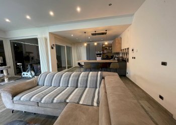Soggiorno e cucina a vista - Villa a Schiera via Garibaldi
5, Sirone - foto 20