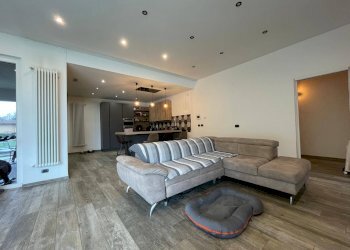 Soggiorno - Villa a Schiera via Garibaldi
5, Sirone - foto 21