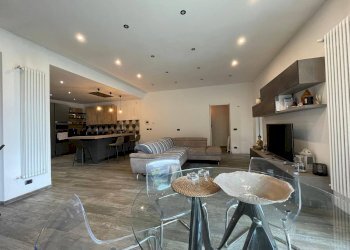Soggiorno - Villa a Schiera via Garibaldi
5, Sirone - foto 27
