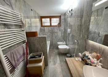 Bagno padronale con vasca - Villa a Schiera via Garibaldi
5, Sirone - foto 39