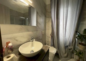 Bagno con doccia - Three-room apartment Garlate - photo 22