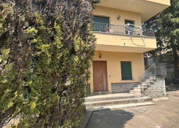Esterno - Three-room apartment Galbiate - photo 2