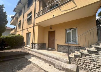 Esterno - Three-room apartment Galbiate - photo 7