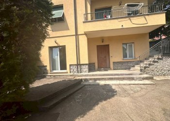 Esterno - Three-room apartment Galbiate - photo 11