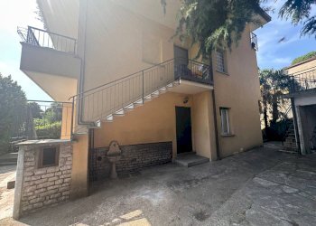 Esterno - Three-room apartment Galbiate - photo 15