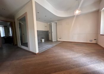 Cucina a vista abitabile - Three-room apartment Galbiate - photo 19