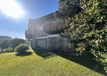 Esterno - Casa indipendente Brenna - foto 3