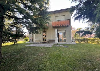 Esterno - Casa indipendente Brenna - foto 7