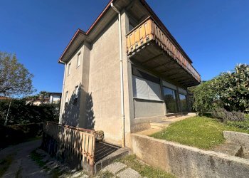 Esterno - Casa indipendente Brenna - foto 8