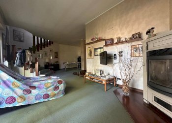 4 locali su due livelli Soggiorno - Casa indipendente Brenna - foto 47