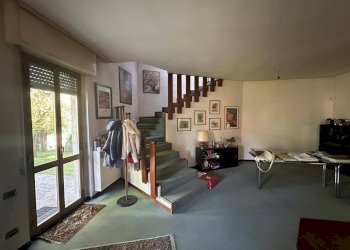 4 locali su due livelli Soggiorno - Casa indipendente Brenna - foto 48
