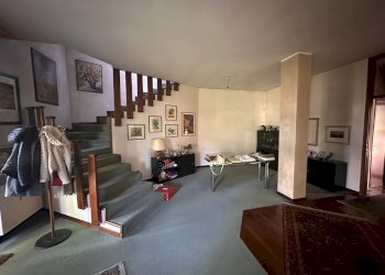 4 locali su due livelli Soggiorno - Casa indipendente Brenna - foto 49