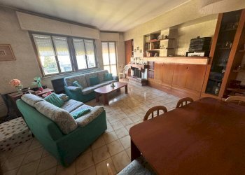 3 Locali piano primo Soggiorno con camino - Casa indipendente Brenna - foto 63