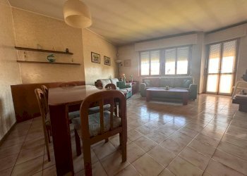 3 Locali piano primo Soggiorno con camino - Casa indipendente Brenna - foto 66