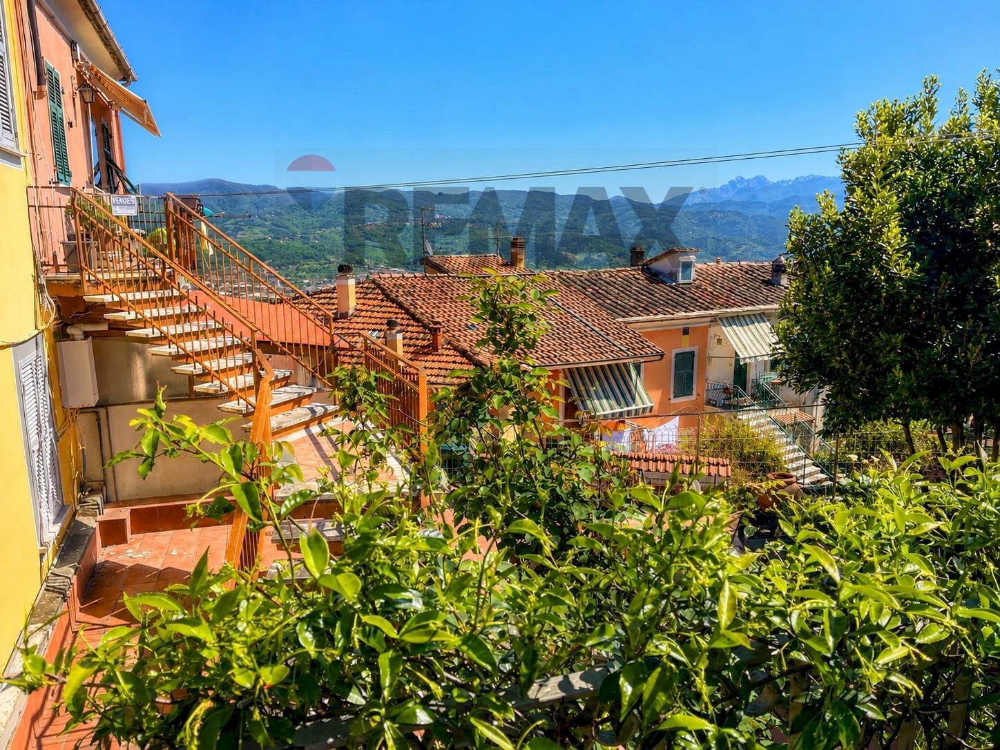 Vista delle montagne - Three-room apartment Via Montallegro
 
55, Vezzano Ligure - photo 1